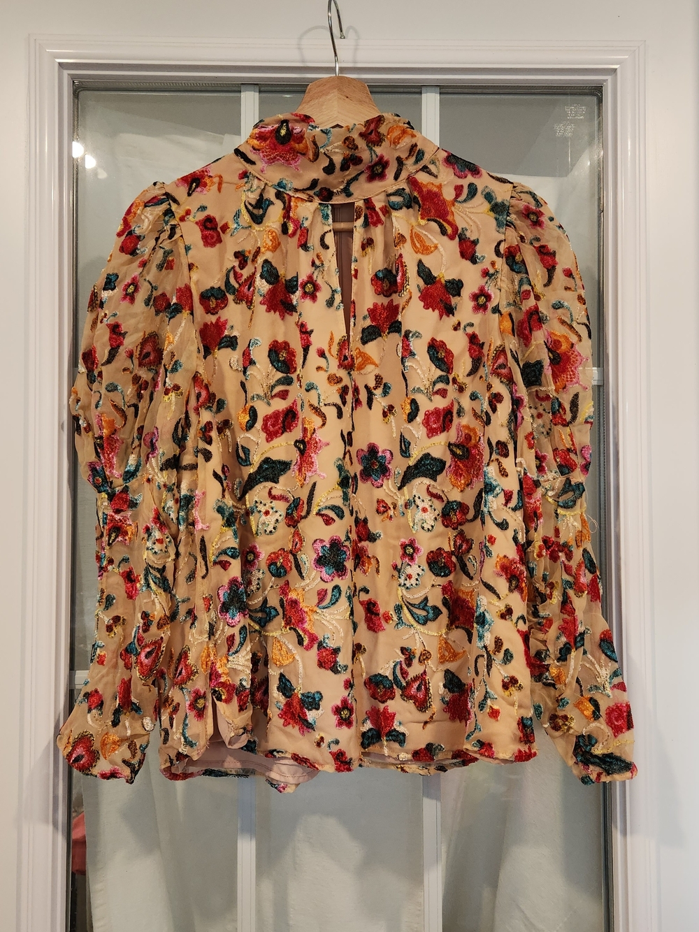 Pre-Loved French Connection Multicolor Floral Tie-Neck Blouse in Size S/M - Picture 3 of 15